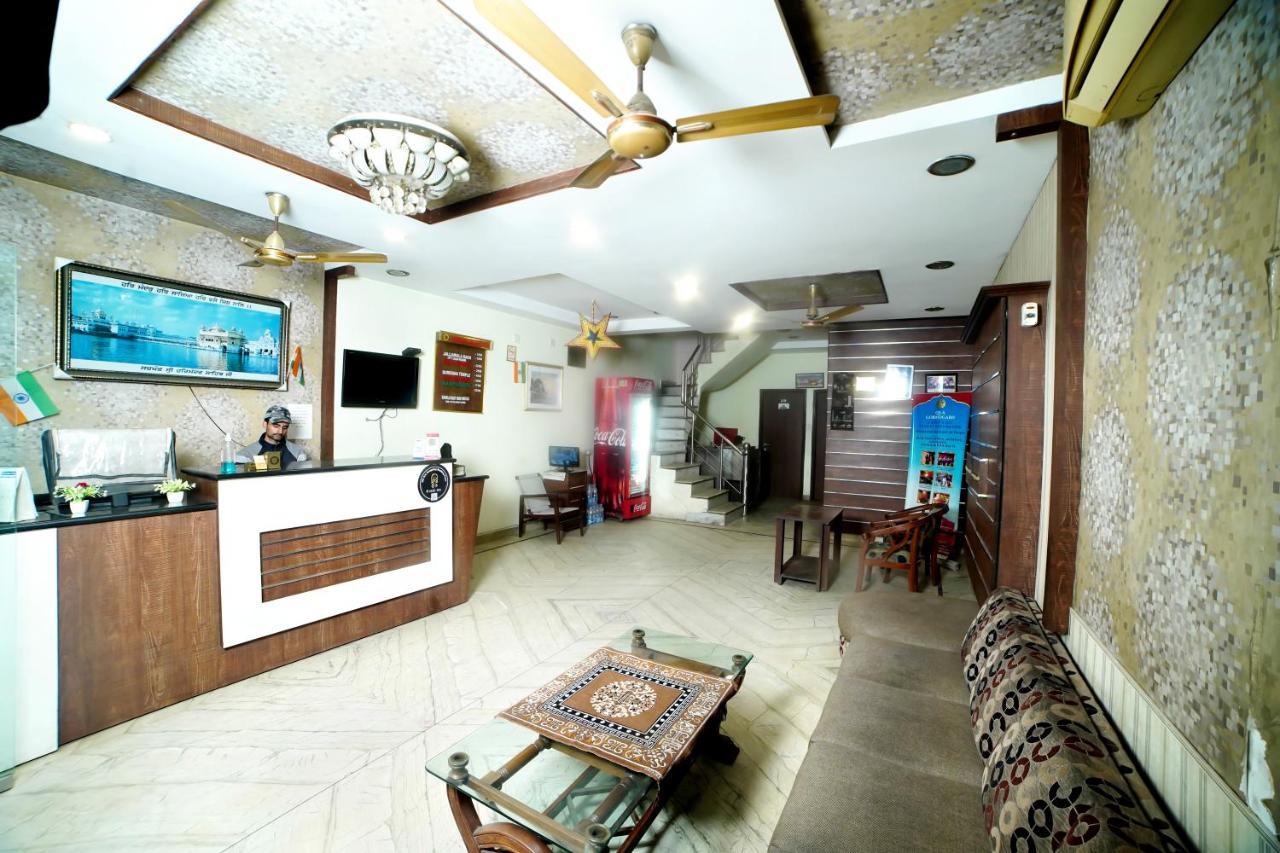 Hotel Holiday Comfort Amritsar Buitenkant foto