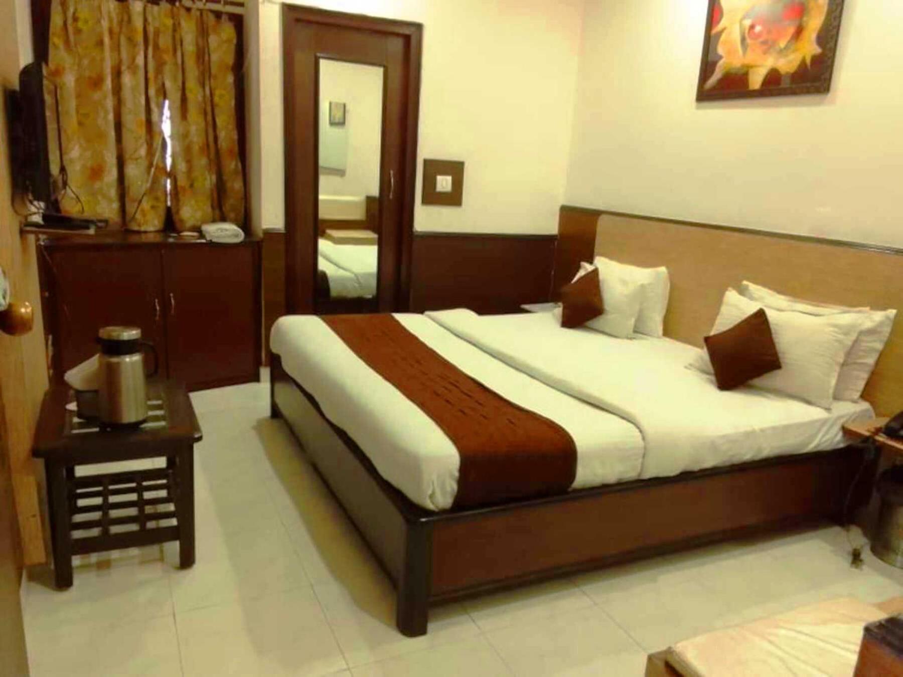 Hotel Holiday Comfort Amritsar Buitenkant foto