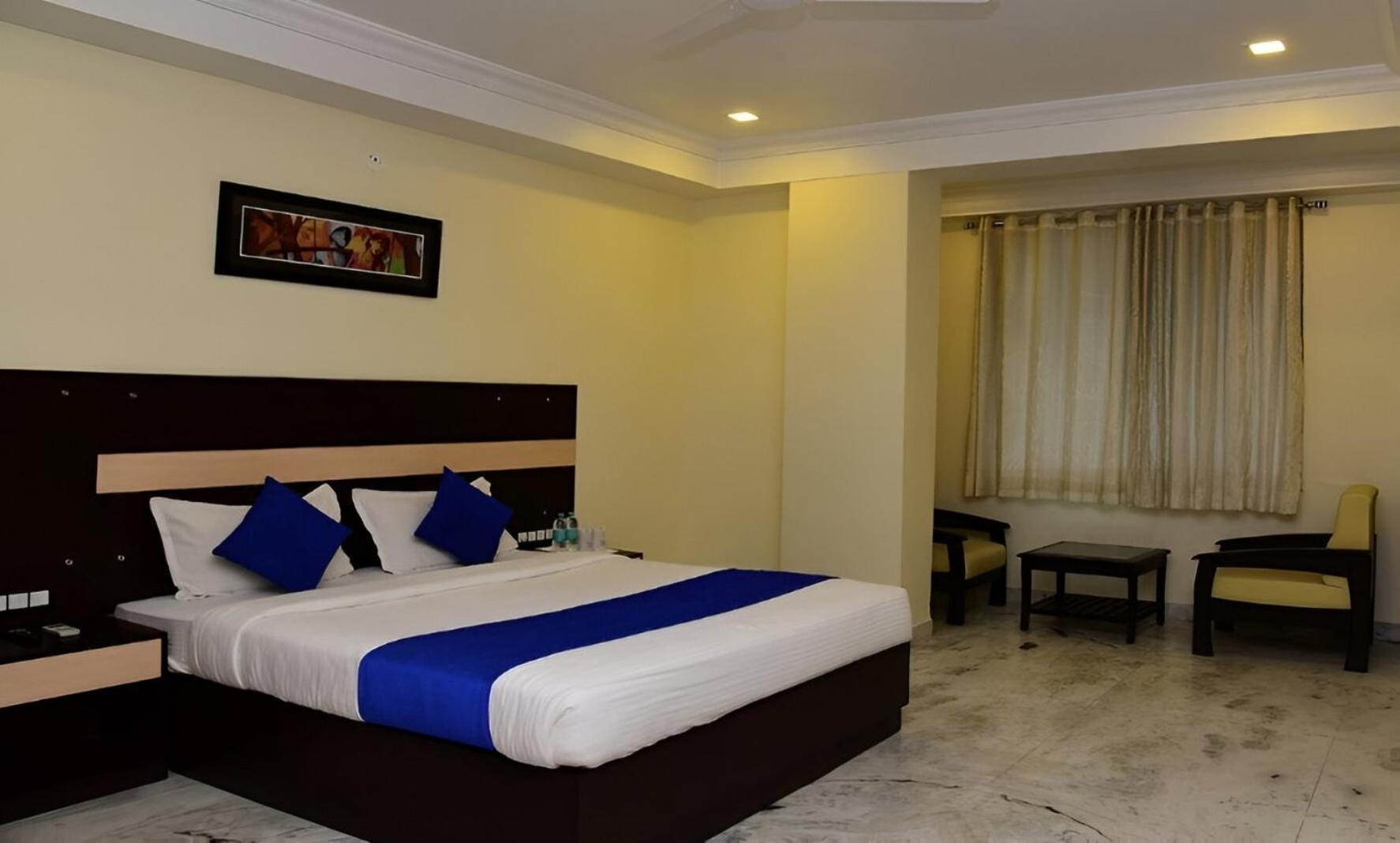 Hotel Holiday Comfort Amritsar Buitenkant foto