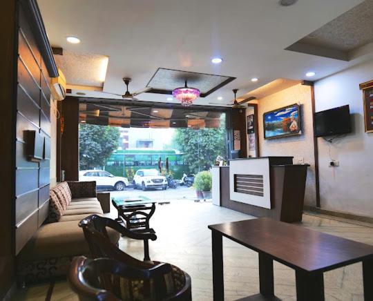 Hotel Holiday Comfort Amritsar Buitenkant foto