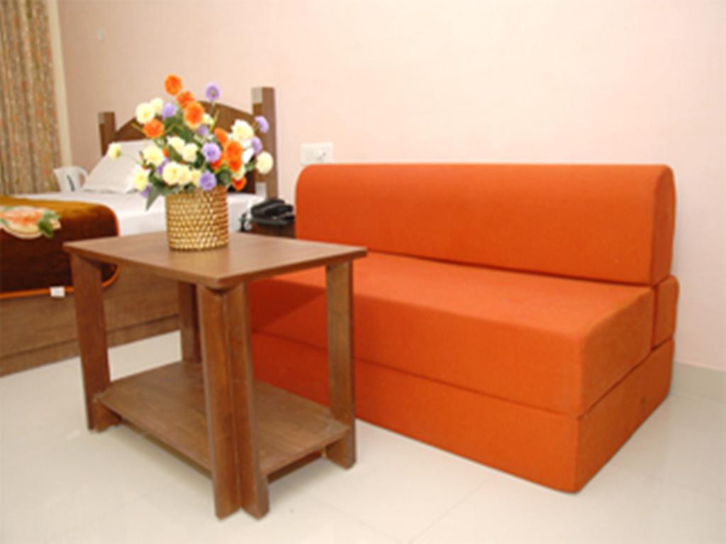 Hotel Holiday Comfort Amritsar Buitenkant foto
