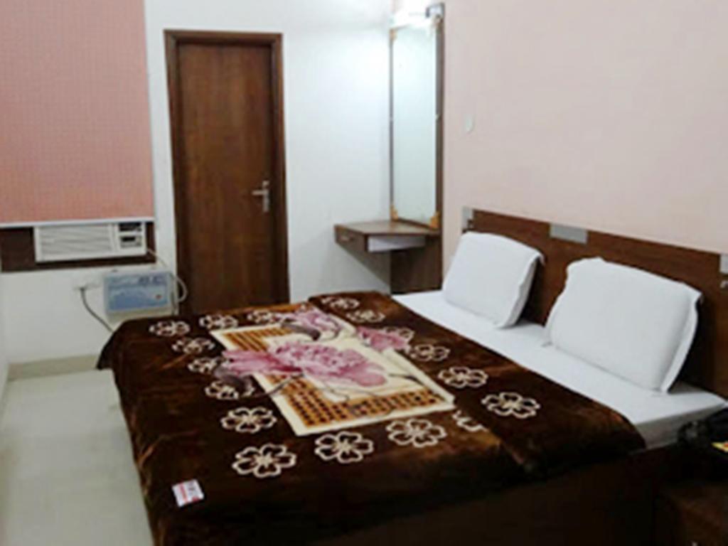 Hotel Holiday Comfort Amritsar Buitenkant foto