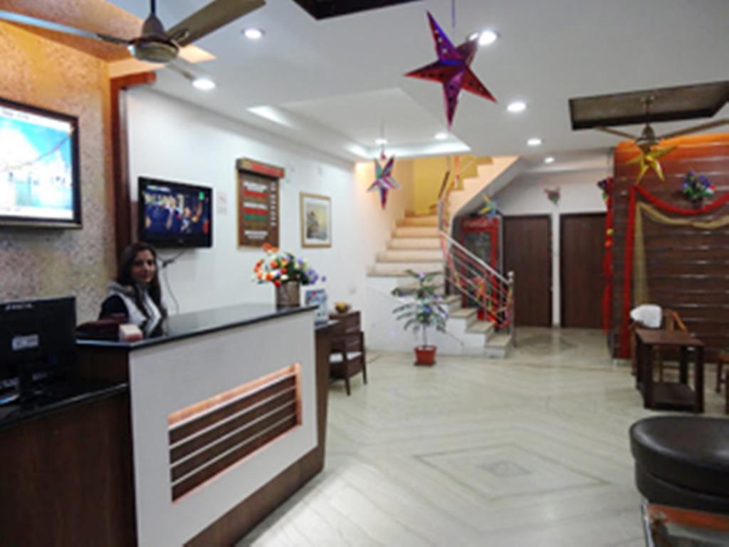 Hotel Holiday Comfort Amritsar Buitenkant foto